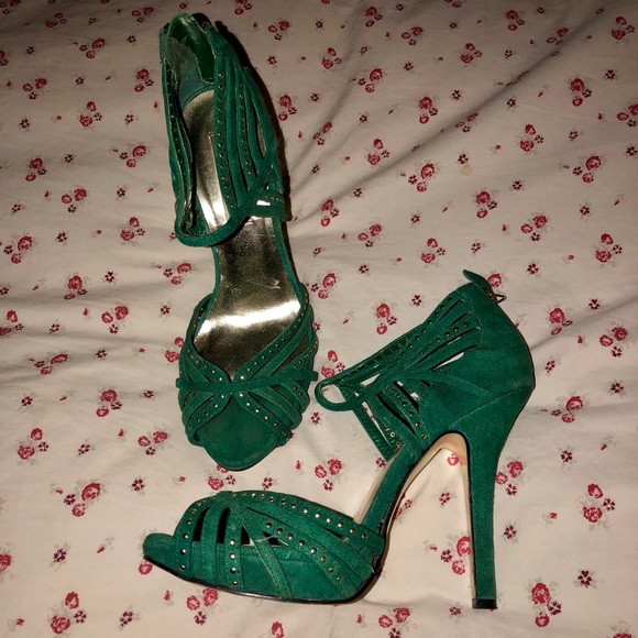 Steve Madden Shoes - Steve Madden green suede heels 8.5